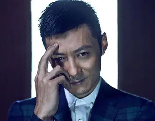 wuli男神余文乐偏爱复古侧分油头短发 重新定义儒雅绅士含义(3)_发型