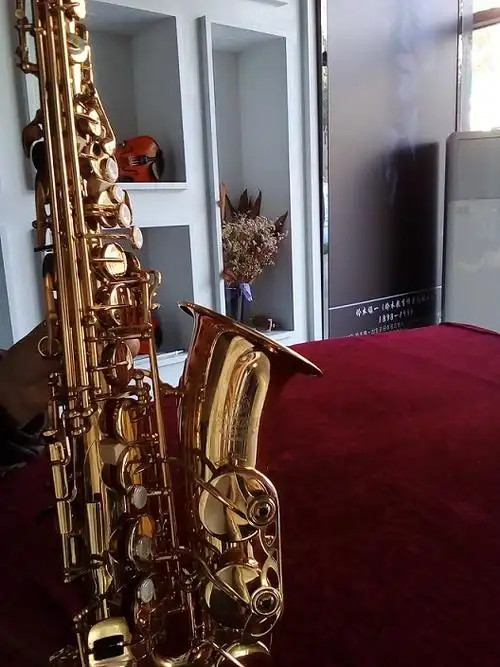 东莞南城铃木乐器年末钜惠 萨克斯 长号 长笛 黑管大促销