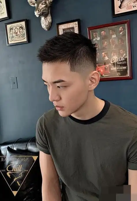 男生鬓角剃光短头发造型 阳光帅气男生短发介绍(2) - 女生短发 - 发型