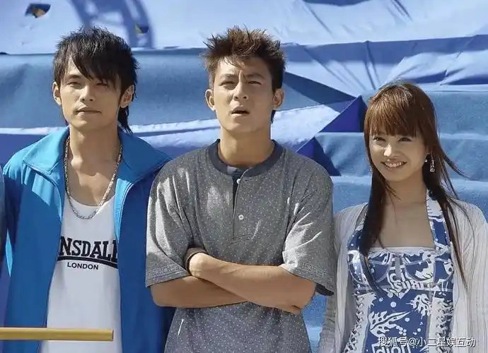 周杰伦杨幂早期合照被曝光年轻时青涩对比现在颜值变化巨大