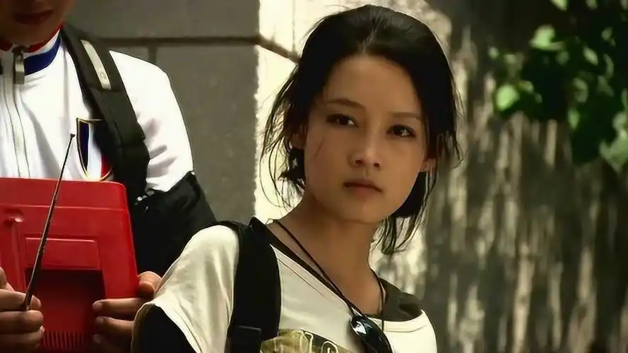 守望的天空袁卫国失望离开葡萄在远处眼看着他走