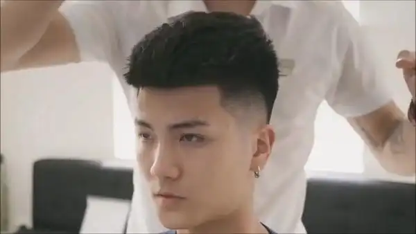 2020最潮男短发发型 板寸飞机头都流行 2013潮男发型,最新潮男发型,潮