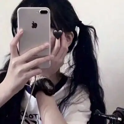 手机挡脸的你要多少我有多少._qq女生头像_我要个性网