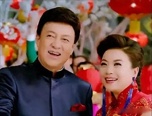 张也55岁还未婚和63岁的吕继宏互相陪伴多年不结婚也幸福