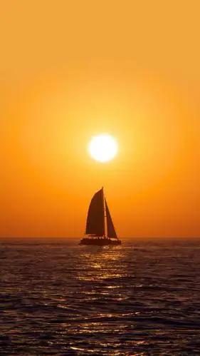 海上的唯美日出风景