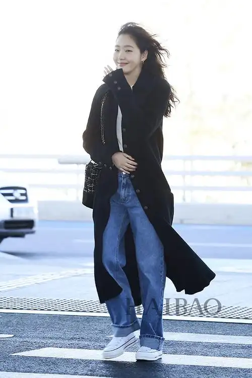 金高银2019年1月20日韩国仁川机场街拍:身着香奈儿 (chanel) 2018秋冬