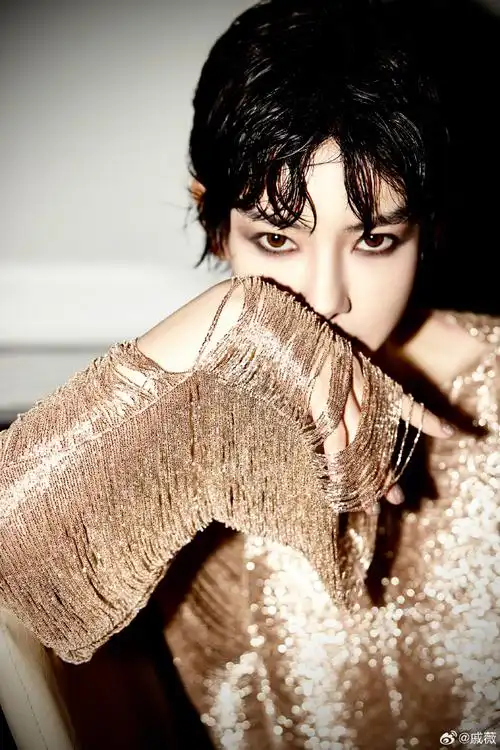 #hello时装周##戚薇时尚图鉴#