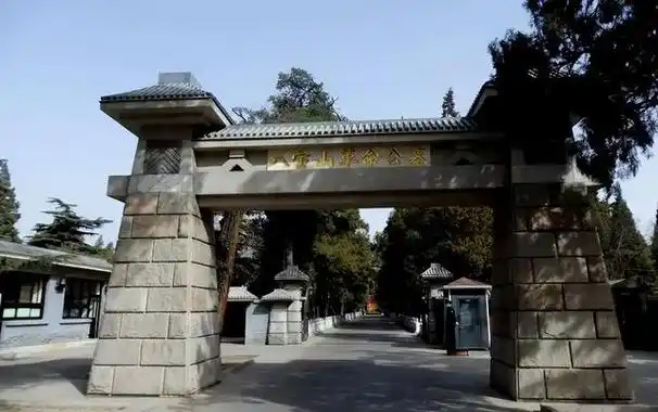 周总理遗体火化当天,八宝山发生了一件怪事,至今没有解释