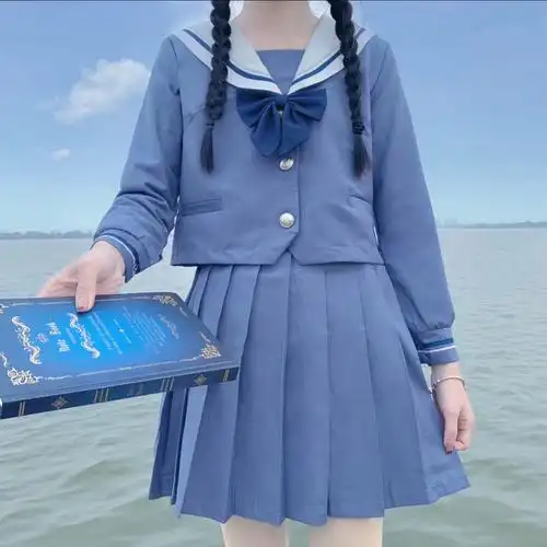 蓝色水手服加领结