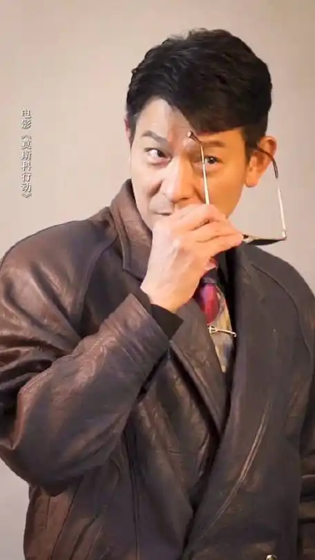 刘德华三十年前后依旧很帅