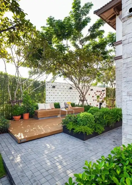 今天小趣为大家带来的花园是一个别墅小花园,案例来自于泰国的设计师