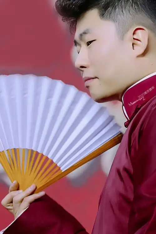 周九良 cr珂一本抱图前看看简介