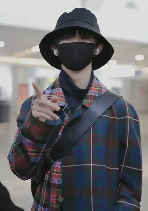 论马嘉祺有多适合穿大衣,韩剧男主即视感!