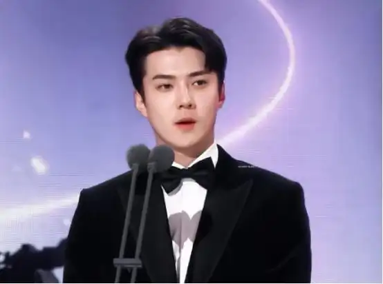 爱豆吴世勋,即使走花美男路线,也给人一种纯爷们儿的感觉