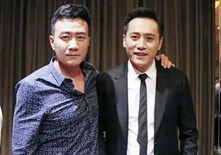 回顾胡军台上霸气硬汉把温柔给了两个女人儿子却不像亲生的