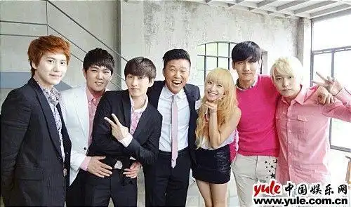 宋茜,李秀满,昌珉及sj成员合影