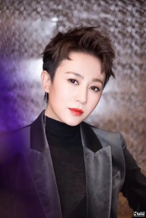 马丽荣获电影年度之星