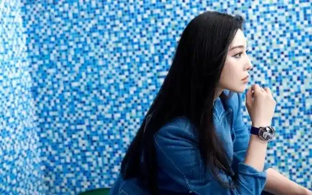 范冰冰潇洒干练 贝雷帽侧颜精致