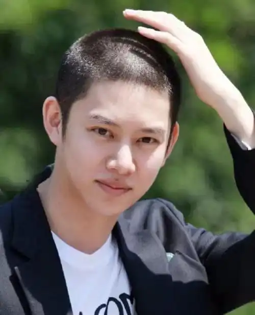 不老男神减龄利器 他们都留了妹妹头