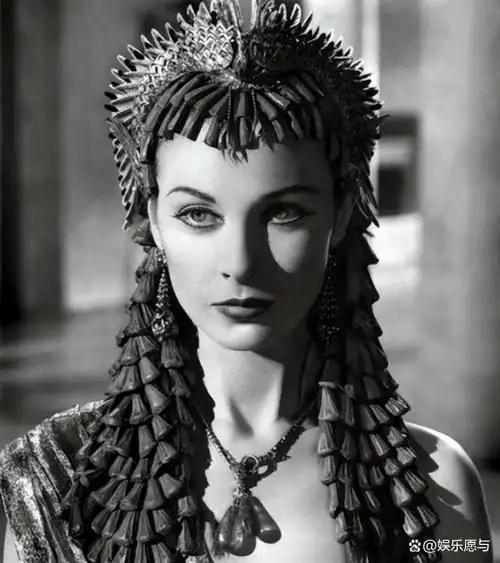 费雯丽:抛夫弃女嫁奥利弗,20年后他移情别恋,她流泪写22页长信