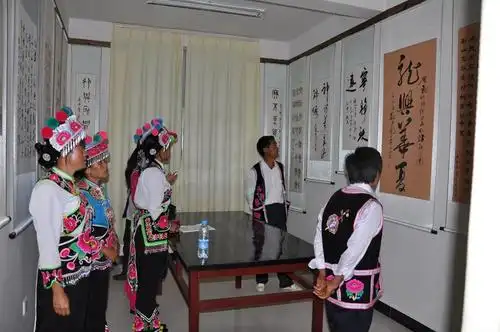 首页 群众文化 基层风采           龙街镇综合文化站位于龙街镇集镇