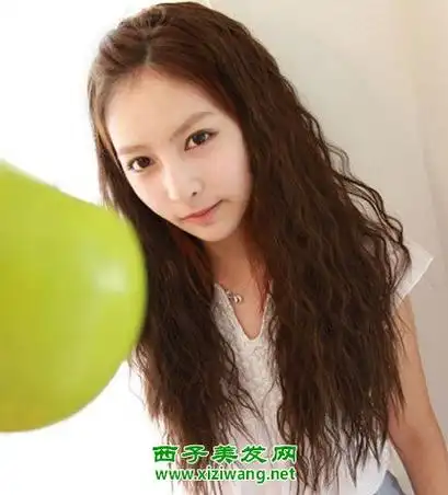 玉米须长发烫发型造型 打造非主流女生必备(3)