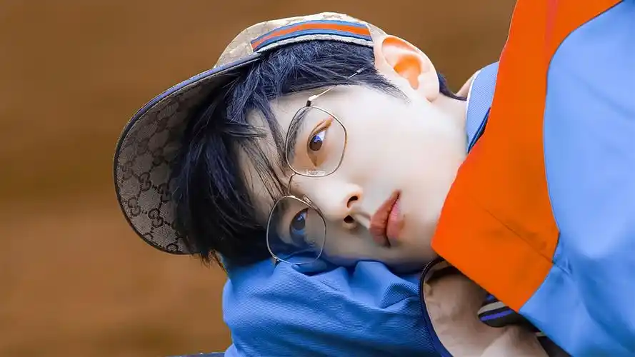 肖战有哪些好看的高清无水印图片(可以当壁纸的那种)? - 知乎