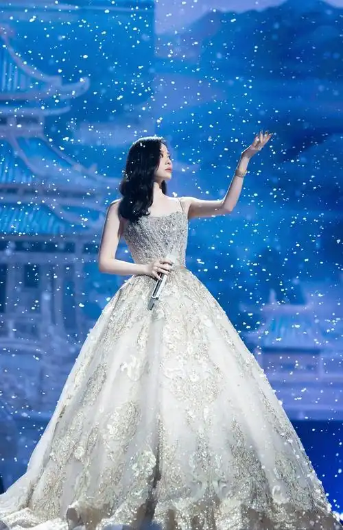 张靓颖演唱会今晚开唱这一轮巡演从成都开始比较安心专访