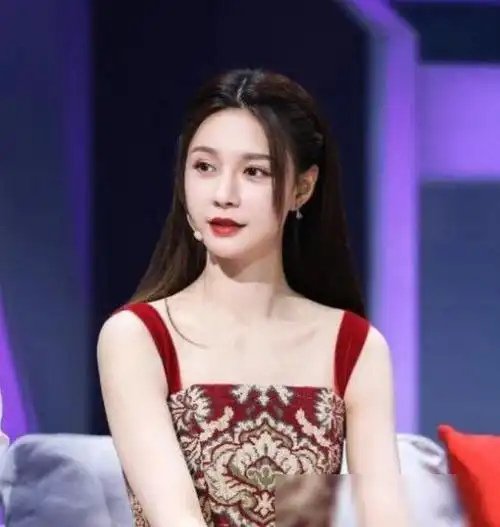 沈梦辰15年前参加模特选秀时的照片曝光,除了眼睛,你还能认出什么