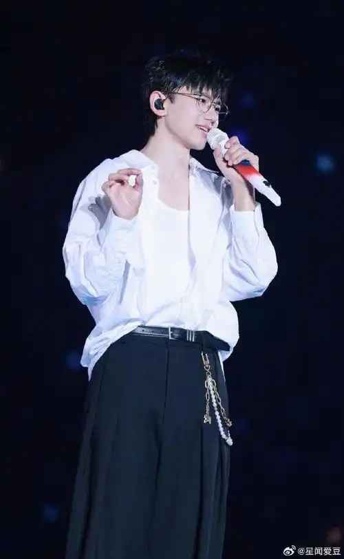 张杰晒照告别上海演唱会并发文大家的热情一直势不可挡我懂你们这次不