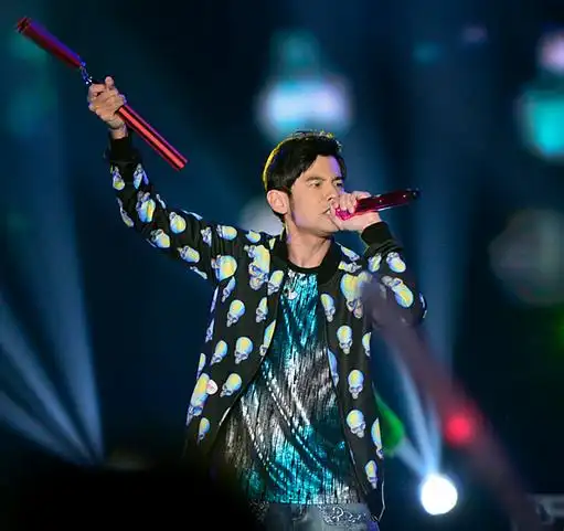 图周杰伦双节棍的图片大放异彩耍着双截棍澳洲开唱