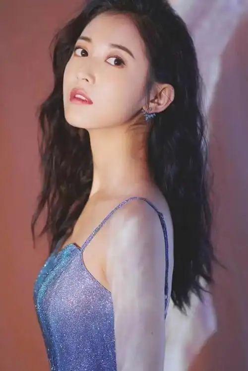 陈钰琪明星壁纸(39)_网易订阅