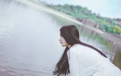 清纯唯美美女高清桌面壁纸