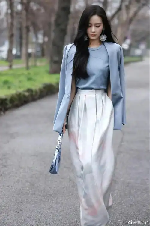 女明星的开春上班穿搭思路,打工人快进来抄!