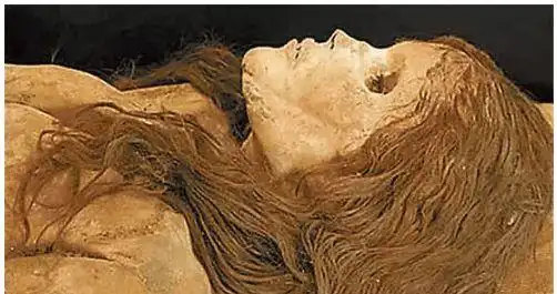 武则天墓惊现千年女尸竟是外星人遗体