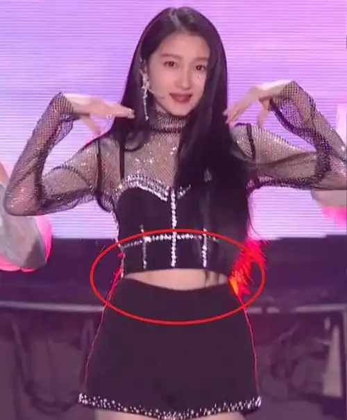 关晓彤分手风波后亮相跨年舞台火力全开这巴掌腰没搞错吧