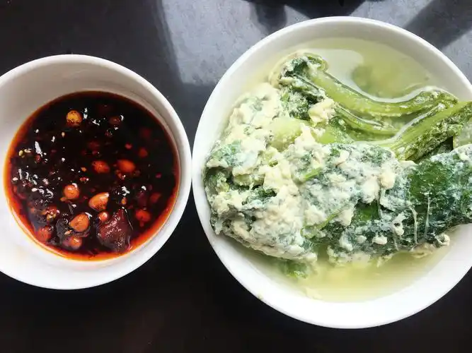 p>莲渣闹又名菜豆花,是贵州最为普及的家常菜,属于纯粹的素食品. /p>