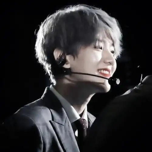 边伯贤丨氛围感头像