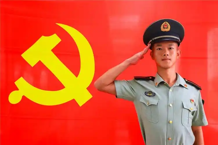 今天,我和党旗同框