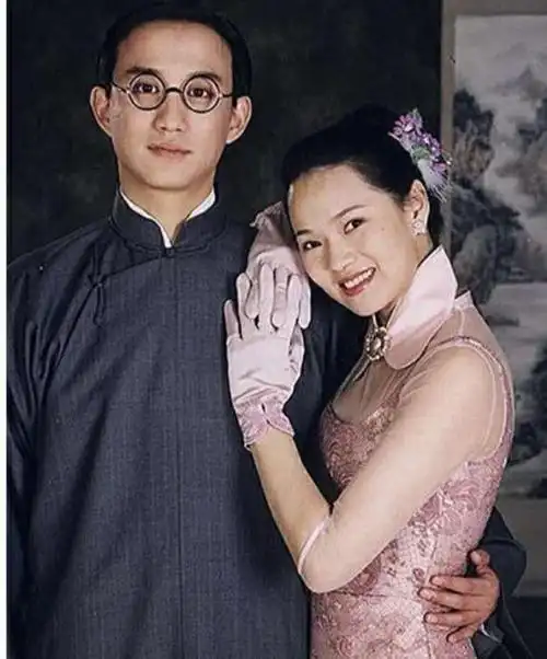 贾静雯和黄磊(贾静雯深夜给黄磊发短信)