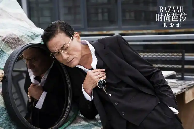 梁家辉绅士范写真图片,分享一组梁家辉图片给大家,图中的明星图片壁纸