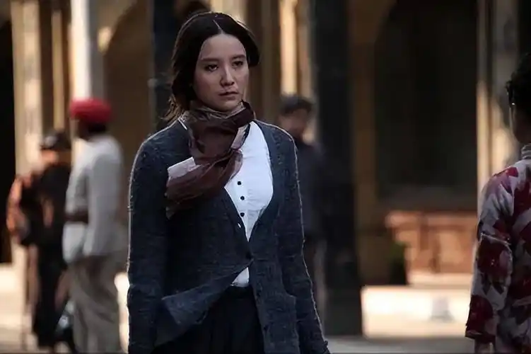 宋佳:为事业放弃陈龙,因婚姻放弃张黎,现在与黄少峰长相厮守