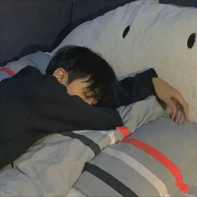 ins小清新文艺范男头在这个暧昧_男生头像_我要个性网