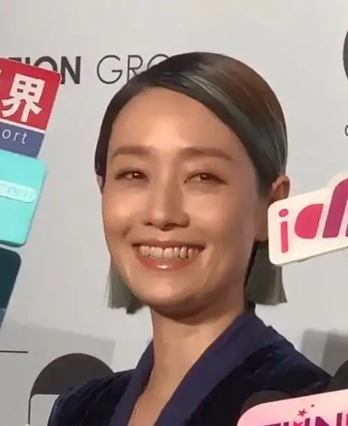 45岁马伊俐生图曝光,一口黄牙污垢明显,网友:好恶心|马伊琍|牙齿_网易