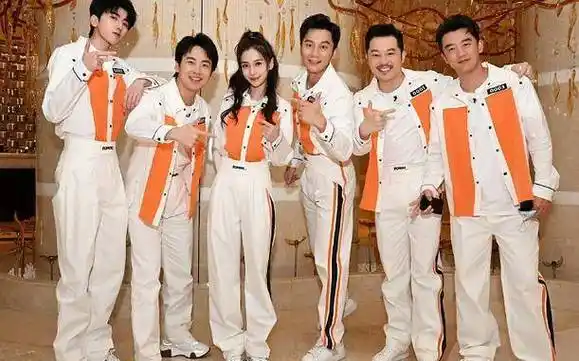 郭麒麟重返《跑男9》被恶意对待,出场配侮辱bgm,蔡徐坤更扎心_节目组