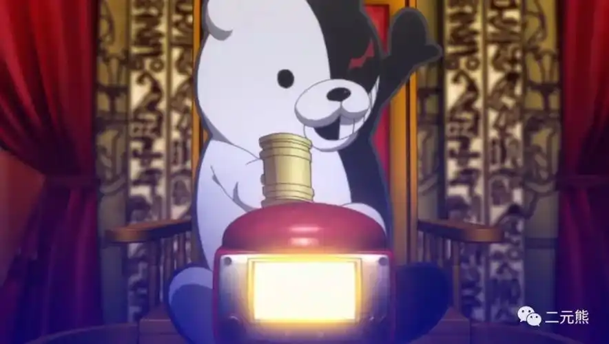 虽说其背后是盾子在实际操控但黑白熊半脸呆萌半脸