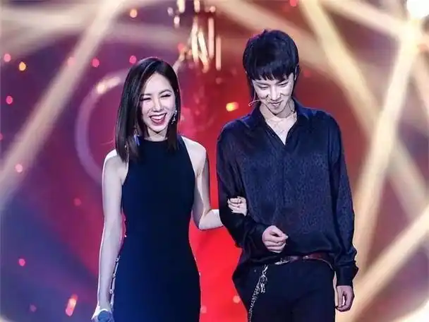 有种""叫邓紫棋分家,前男友林宥嘉没变化,她像脱胎换骨了