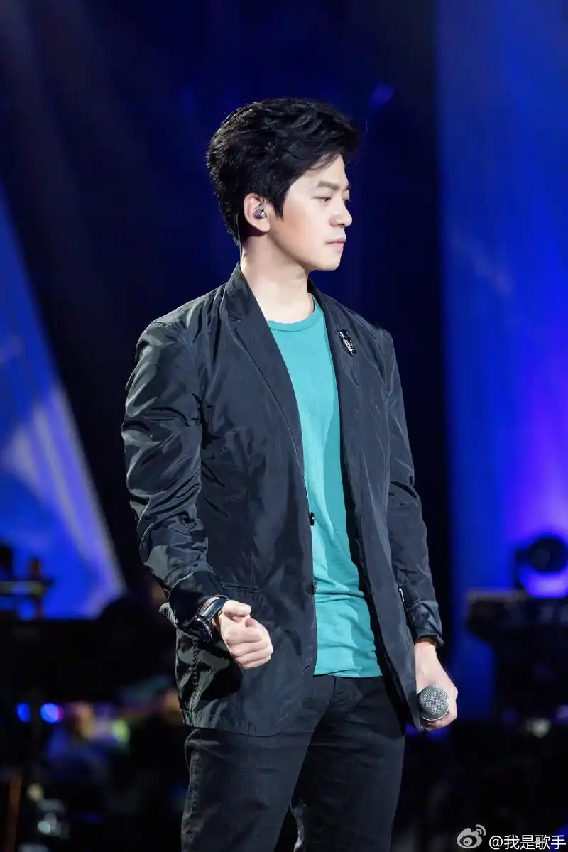 p>李健,1974年9月23日出生于黑龙江省哈尔滨市,中国内地流行乐男歌手