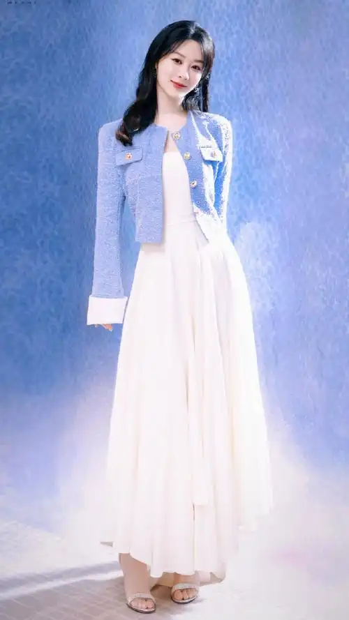 杨紫白裙小香风造型