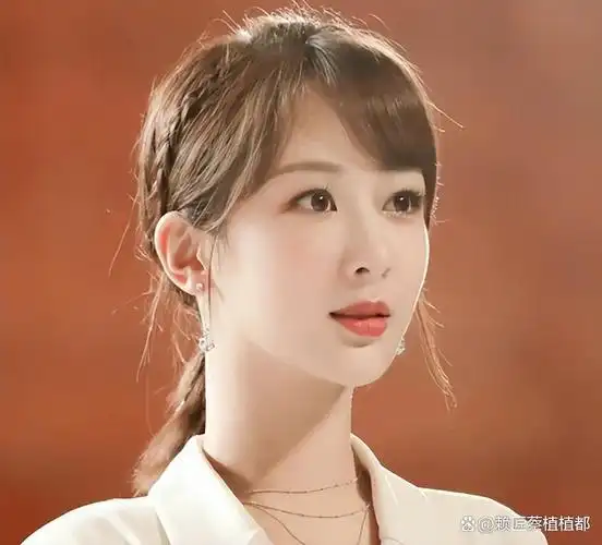 欢瑞历届艺人现状任嘉伦杨紫成毅对比差异很明显